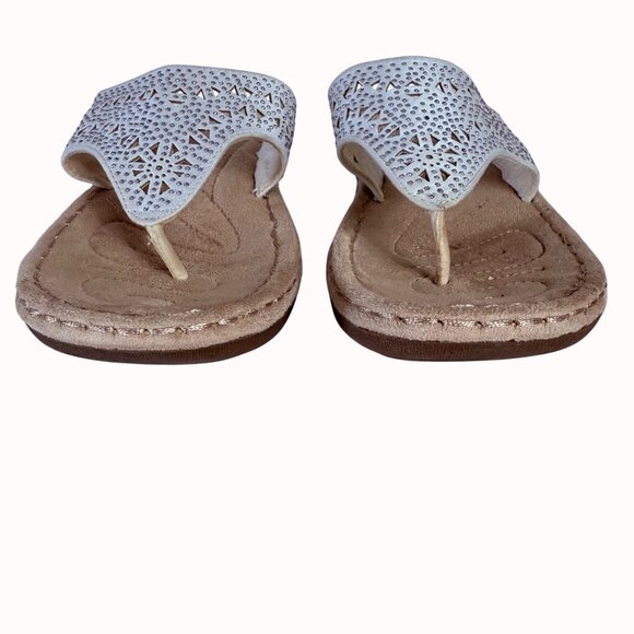 Mountain Sole Comfort Sandals Sz 8.5 White Flip Flop Silver Studs Thong Cushion - Picture 7 of 15